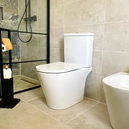 Ad House On קארבואירו